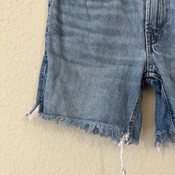 EVERLANE Mid-Rise The Denim Relaxed Short Cut-Off Frayed Raw Hem - Picture 5 of 10